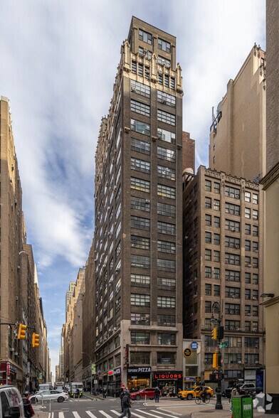 270 W 39th St, New York, NY à louer - Photo de l’immeuble – Image 3 sur 5