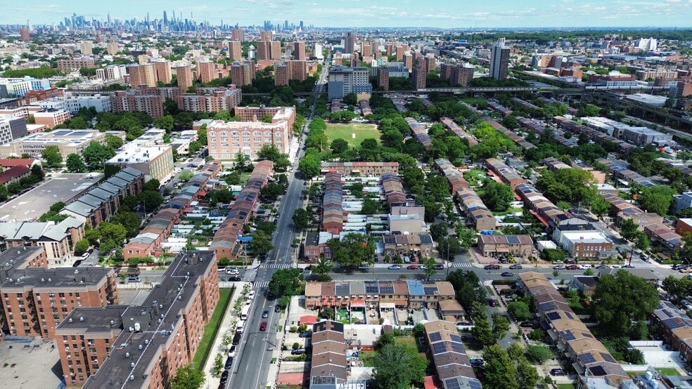 258 Lott Ave, Brooklyn, NY à vendre - Photo de l’immeuble – Image 3 sur 25