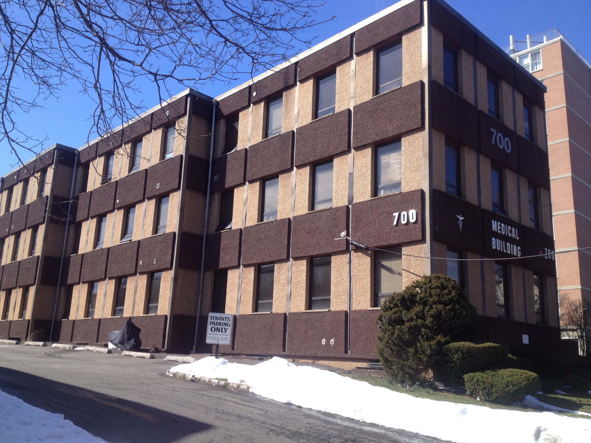 700 N Broad St, Elizabeth, NJ à vendre Photo de l’immeuble– Image 1 sur 7