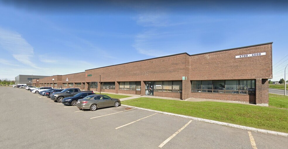 4700-4800 Boul Thimens, Montréal, QC à louer - Photo principale – Image 1 sur 3