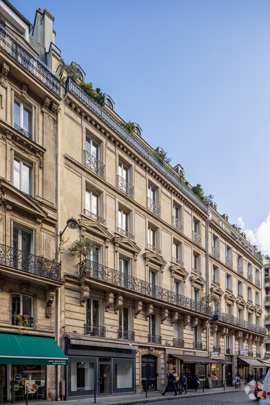 236 Rue Du Faubourg Saint-Honoré, Paris à louer - Photo principale – Image 1 sur 7