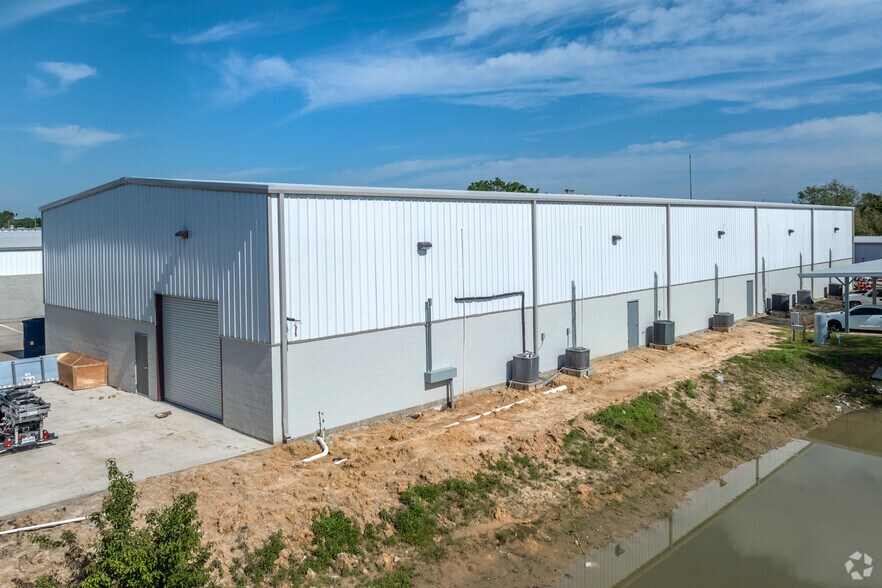 12302 FM 529 Rd, Houston, TX à louer - Photo principale – Image 1 sur 13