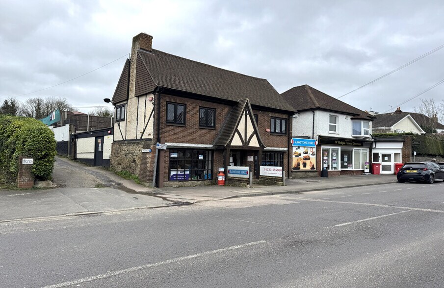 50 London Road & 9 The Patch, Riverhead, Sevenoaks à vendre - Photo de l’immeuble – Image 2 sur 22