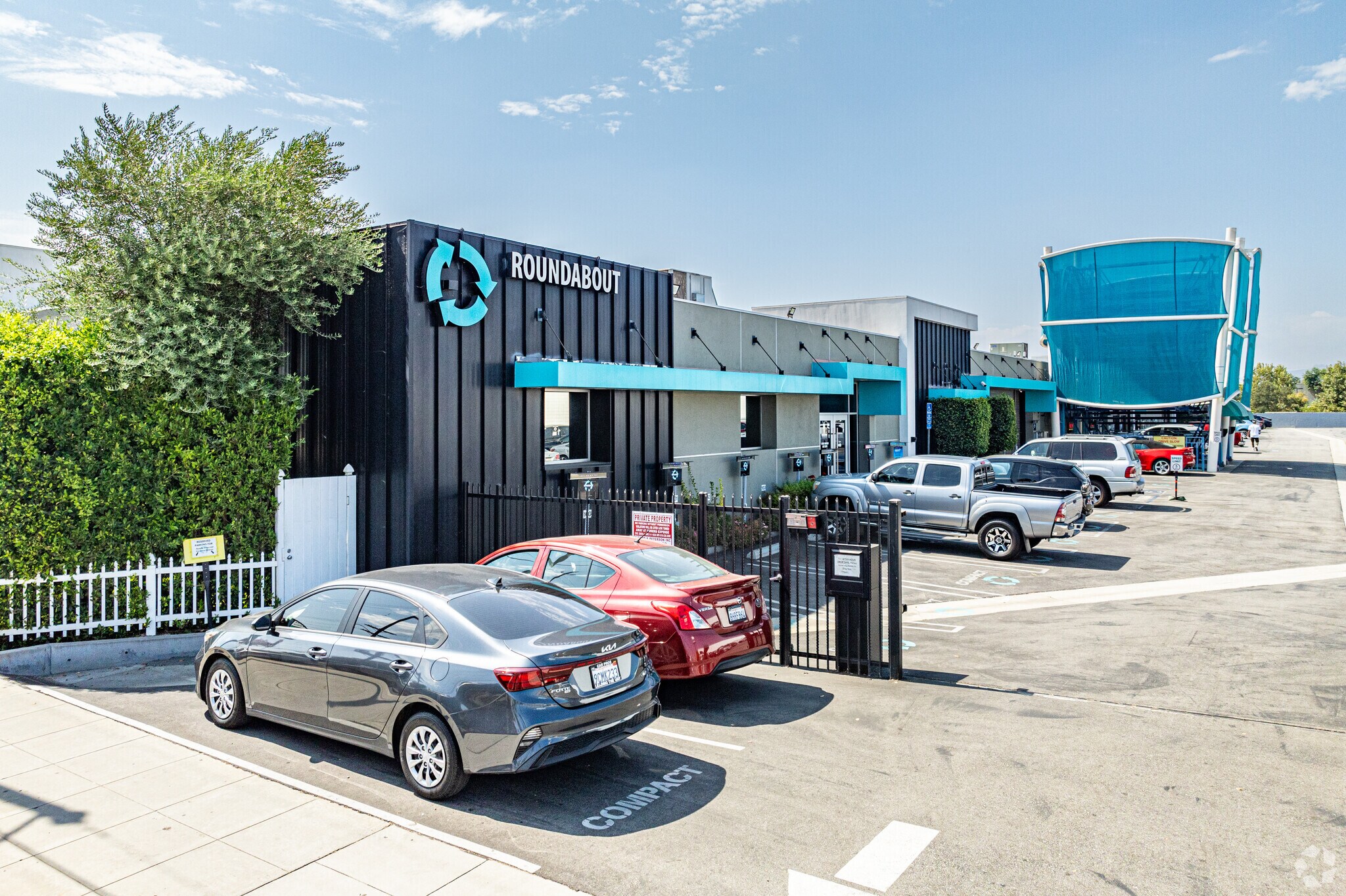 217-277 S Lake St, Burbank, CA à vendre Photo principale– Image 1 sur 7