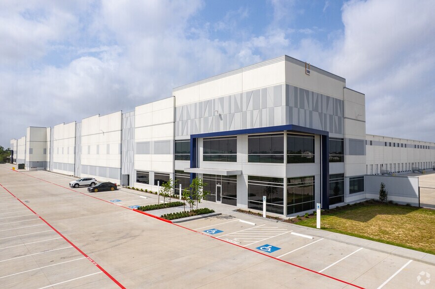 15600 Carpenters Logistics Dr, Channelview, TX à vendre - Photo de l’immeuble – Image 2 sur 11