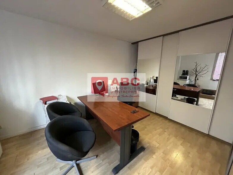 Local d'activités dans Lunel à vendre - Photo intérieure – Image 2 sur 2