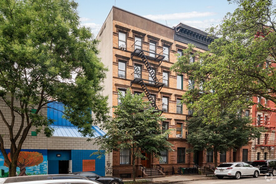 360 W 119th St, New York, NY à vendre - Photo de l’immeuble – Image 1 sur 24
