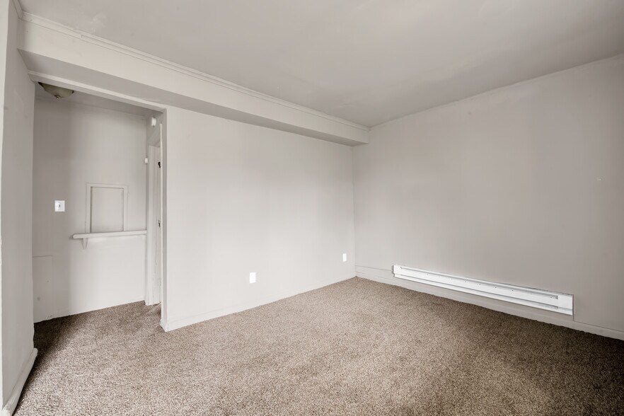 4234 W Davison, Detroit, MI à vendre - Photo de l’immeuble – Image 3 sur 26