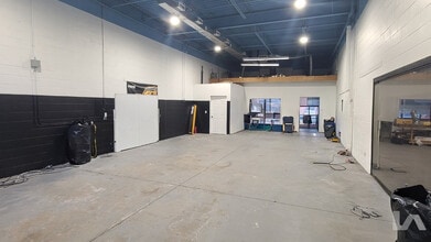 342 Bronte St S, Milton, ON à louer Photo de l’immeuble– Image 2 sur 3