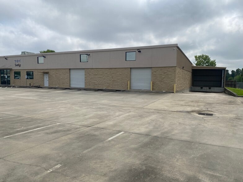 4122 Campbell Rd, Houston, TX à louer - Photo de l’immeuble – Image 3 sur 10