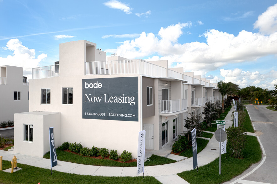 26201 SW 138th Ct, Homestead, FL à vendre - Photo de l’immeuble – Image 3 sur 11