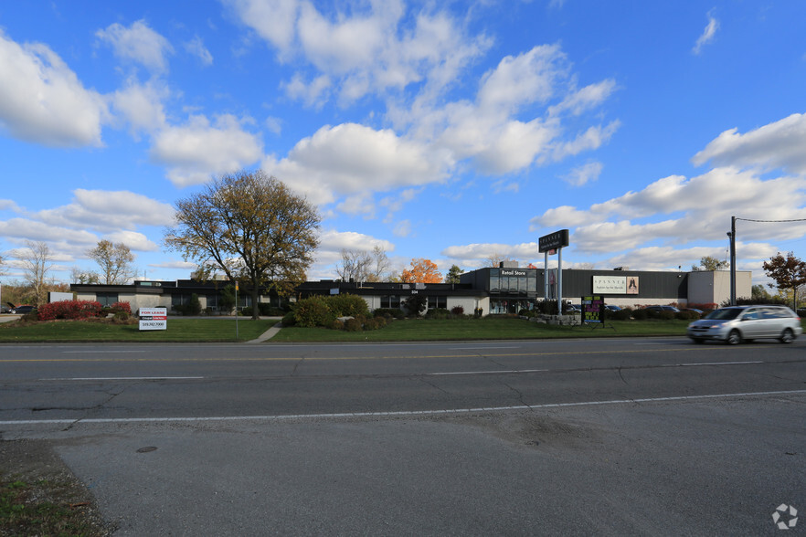 334 Manitou Dr, Kitchener, ON à louer - Photo de l’immeuble – Image 1 sur 4