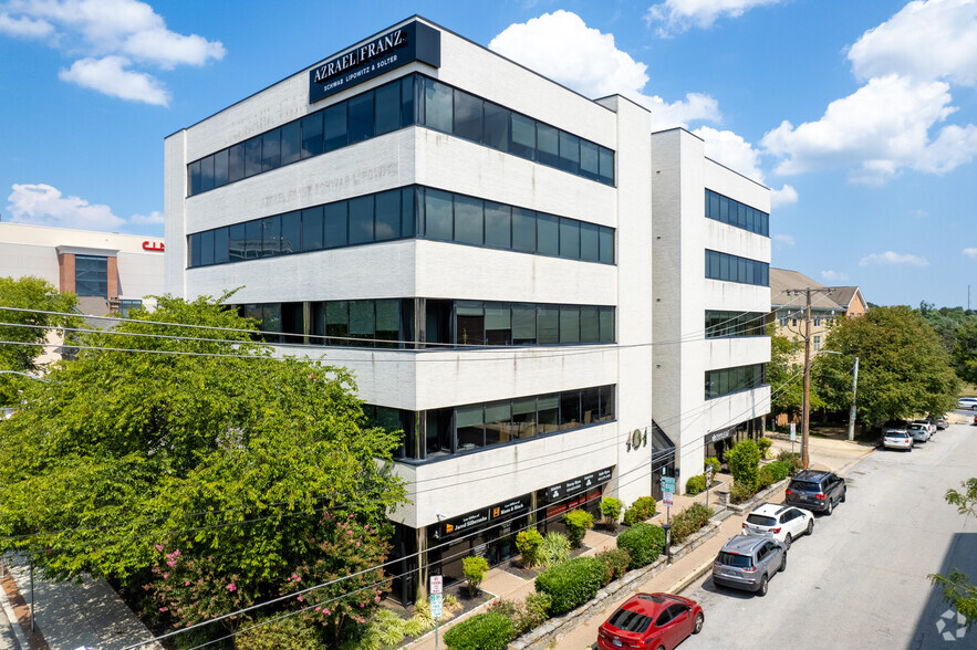 101 E Chesapeake Ave, Towson, MD à louer - Photo de l’immeuble – Image 2 sur 8