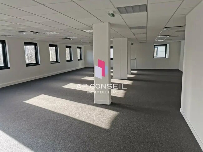Plus de détails pour Bureau à louer