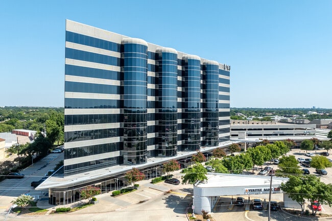 Plus de détails pour 17950 Preston Rd, Dallas, TX - Bureau aux enchères