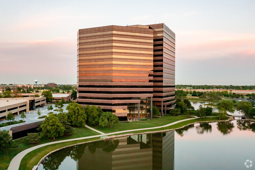 1 Pierce Pl, Itasca, IL à louer - Photo de l’immeuble – Image 1 sur 39