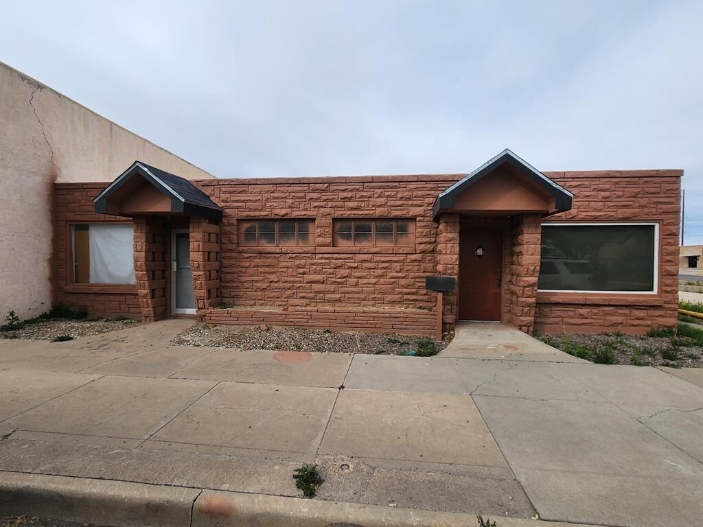 205 S Cypress St, Pecos, TX à vendre Photo de l’immeuble– Image 1 sur 12