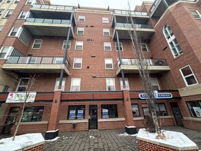 10736 82nd Ave NW, Edmonton, AB à louer Photo de l’immeuble– Image 2 sur 4