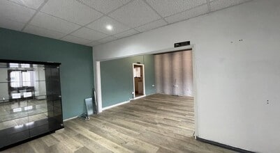 28 Corringham Rd, Stanford Le Hope à louer Photo intérieure– Image 2 sur 4