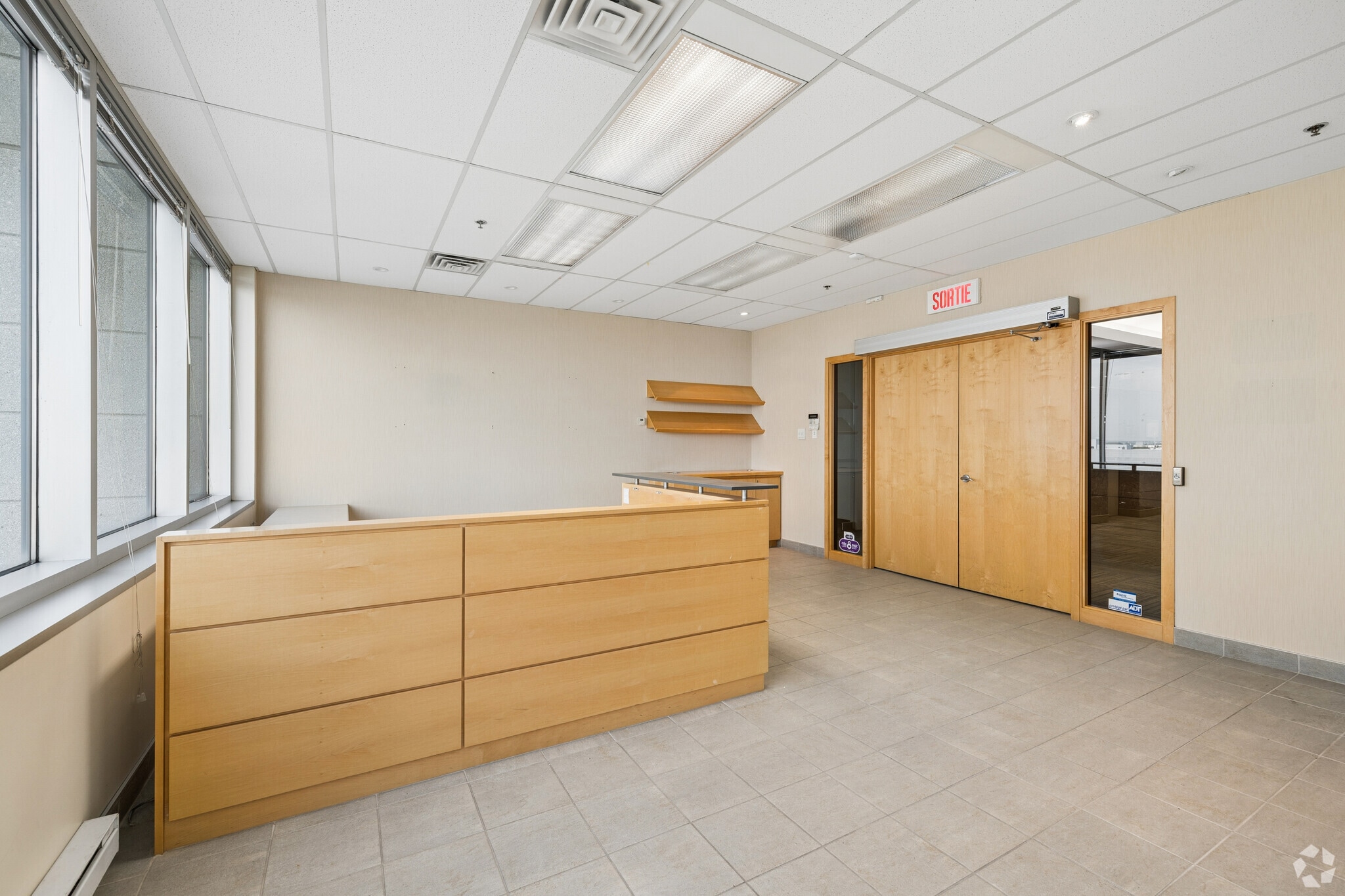 7100 Rue Jean-Talon E, Montréal, QC à louer Photo intérieure– Image 1 sur 6