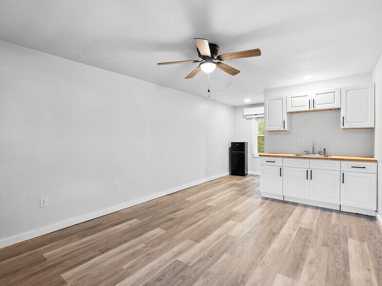 671 E Court St, Marion, NC à vendre - Photo de l’immeuble – Image 2 sur 28