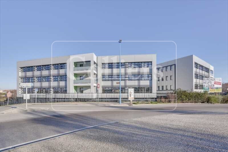 571 Avenue Rhin Danube, Vitrolles à louer Photo de l’immeuble– Image 1 sur 11