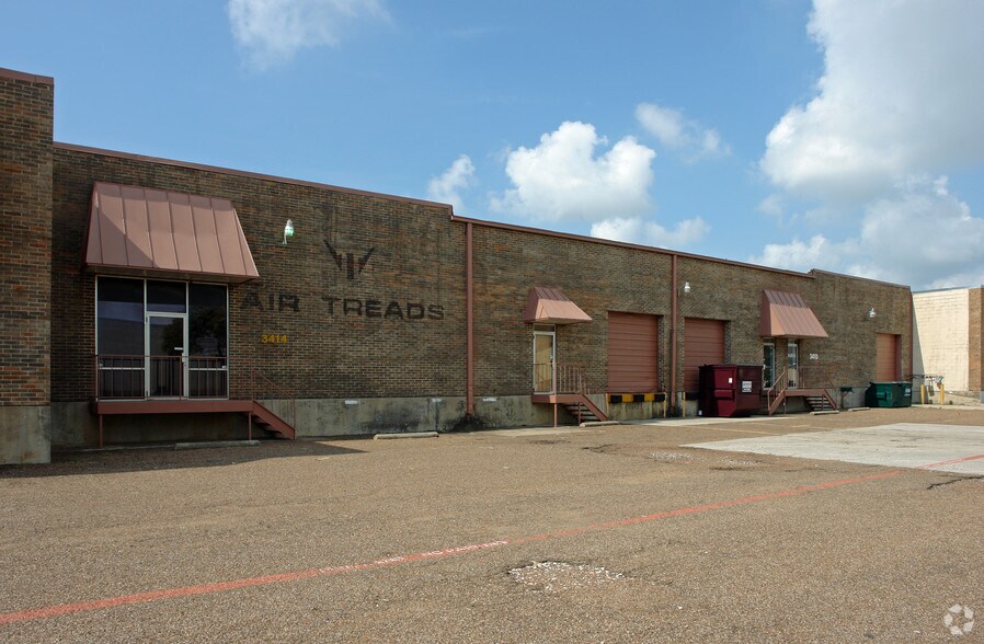 3410-3414 Royalty Row, Irving, TX à louer - Photo principale – Image 1 sur 5