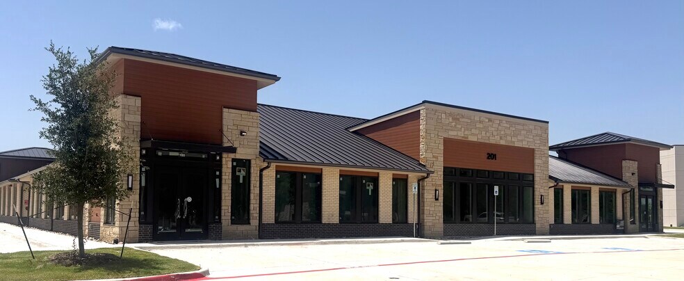 201 Wyngate Blvd, Plano, TX à louer - Photo de l’immeuble – Image 1 sur 5