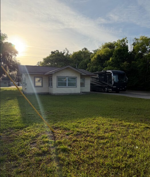 1011 S Palm Ave, Palatka, FL à vendre Photo principale– Image 1 sur 3