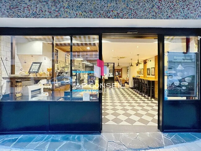 Plus de détails pour Local commercial à vendre