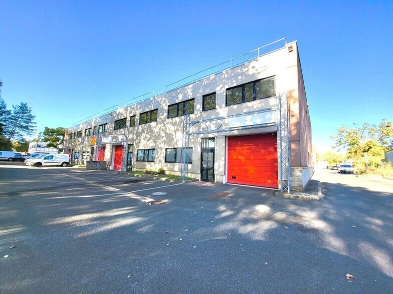 Rue Gustave Madiot, Bondoufle à louer - Photo de l’immeuble – Image 1 sur 10