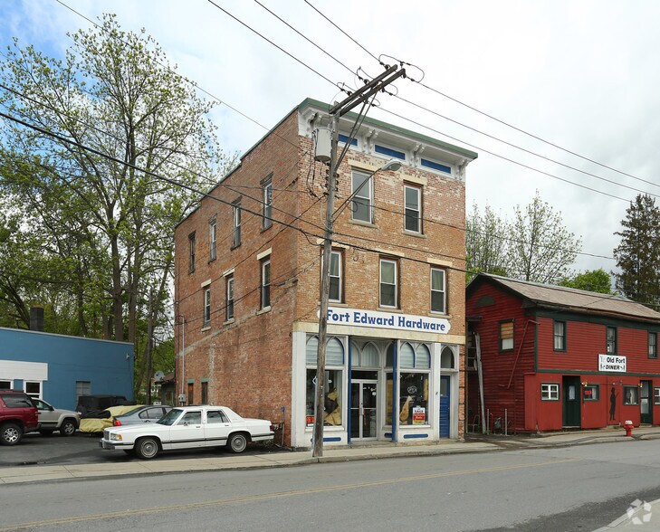 7 East St, Fort Edward, NY à vendre - Photo principale – Image 1 sur 2