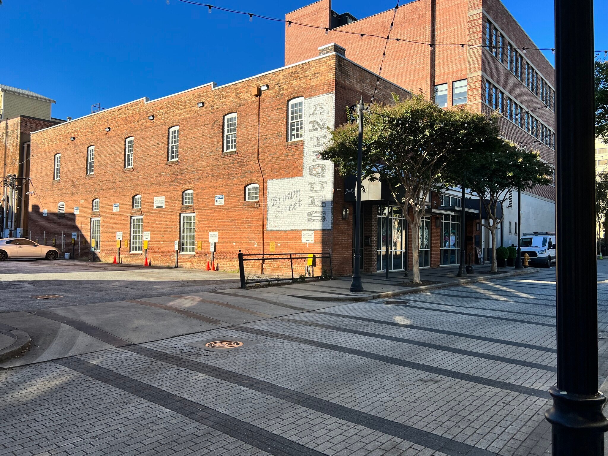 115 N Brown St, Greenville, SC à louer Photo principale– Image 1 sur 5