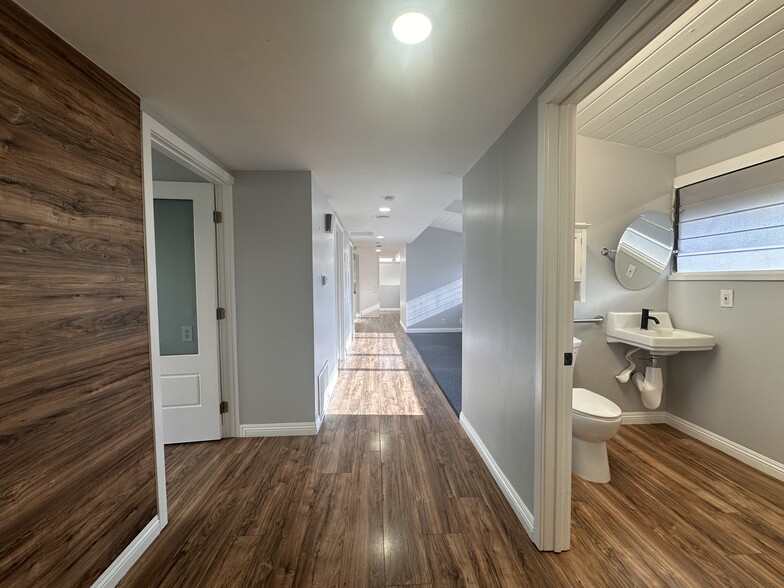 11116 Rives Ave, Downey, CA à louer - Photo de l’immeuble – Image 2 sur 9