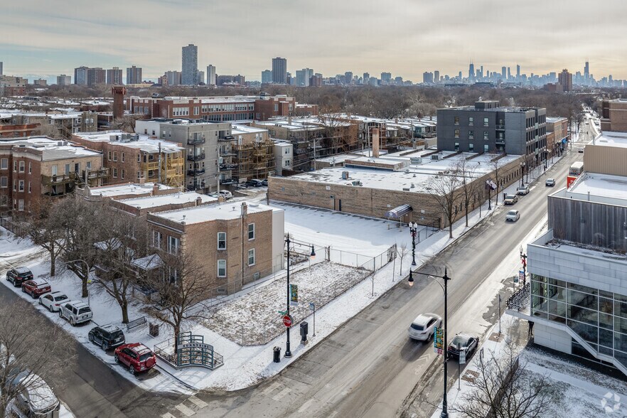 4427 N Clark St, Chicago, IL à louer - Aérien – Image 2 sur 4