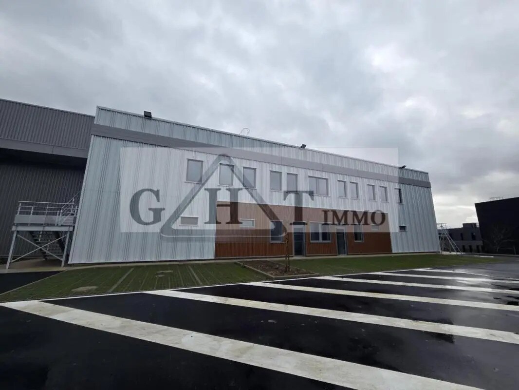 Bureau dans Frépillon à louer Photo de l’immeuble– Image 1 sur 9