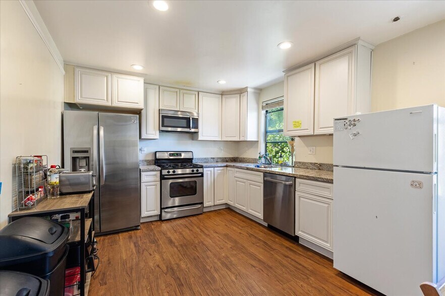 2243-2245 Ashby Ave, Berkeley, CA à vendre - Photo intérieure – Image 2 sur 4