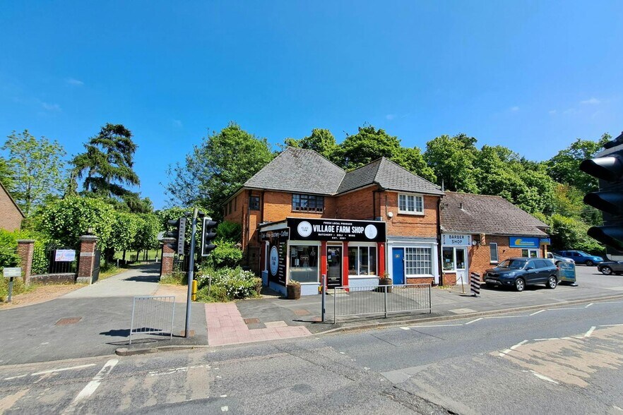 42-42B Hackwood Rd, Basingstoke à louer - Photo de l’immeuble – Image 2 sur 2