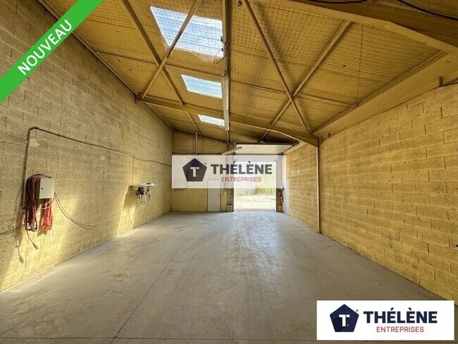 Plus de détails pour Local d'activités à louer