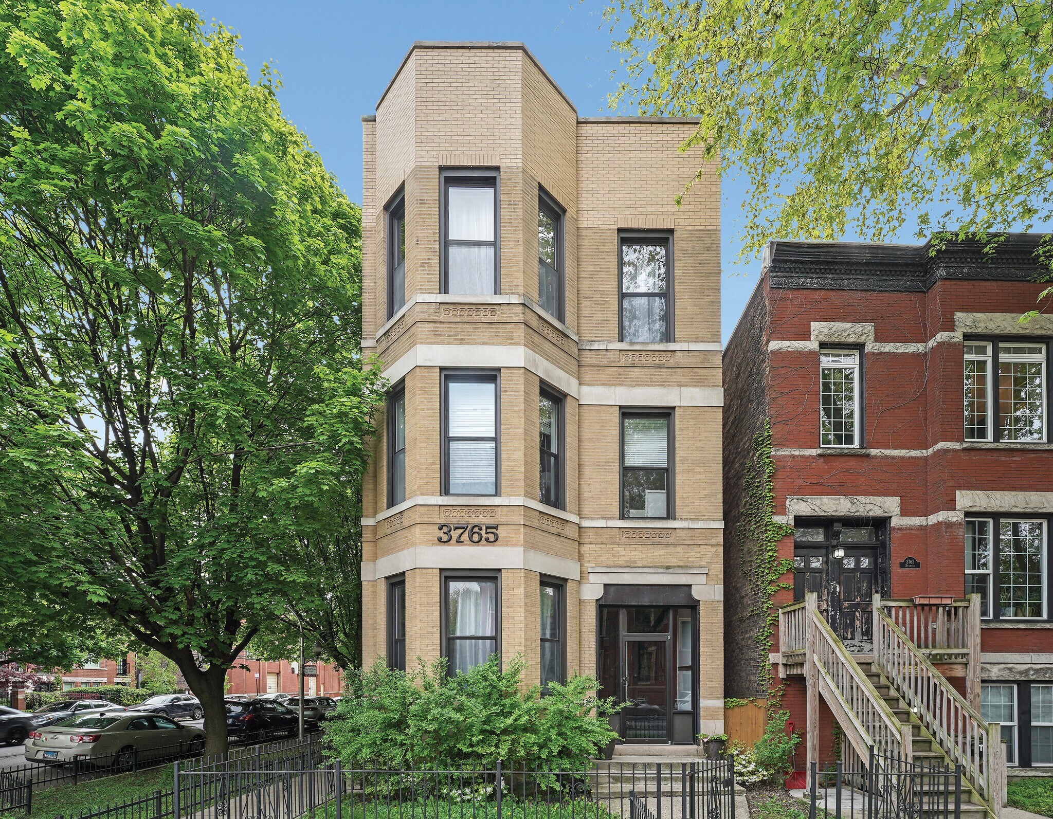 3765 N Kenmore Ave, Chicago, IL à vendre Photo de l’immeuble– Image 1 sur 24