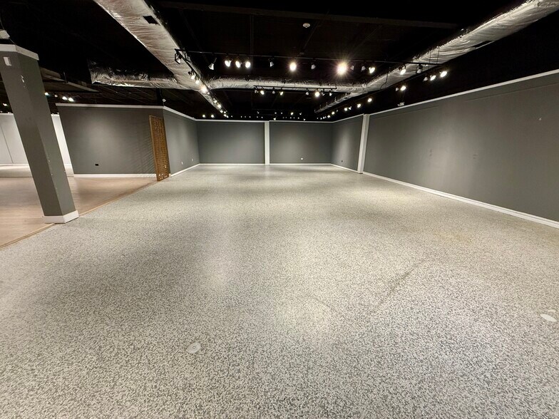 320 E Commerce Ave, High Point, NC à vendre - Photo de l’immeuble – Image 3 sur 6