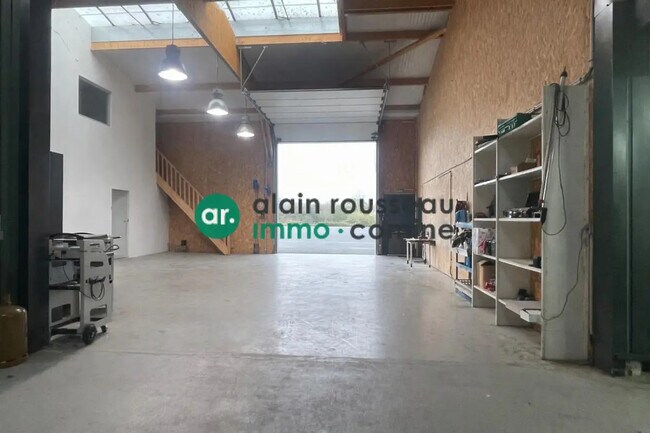 Plus de détails pour Local d’activités à vendre