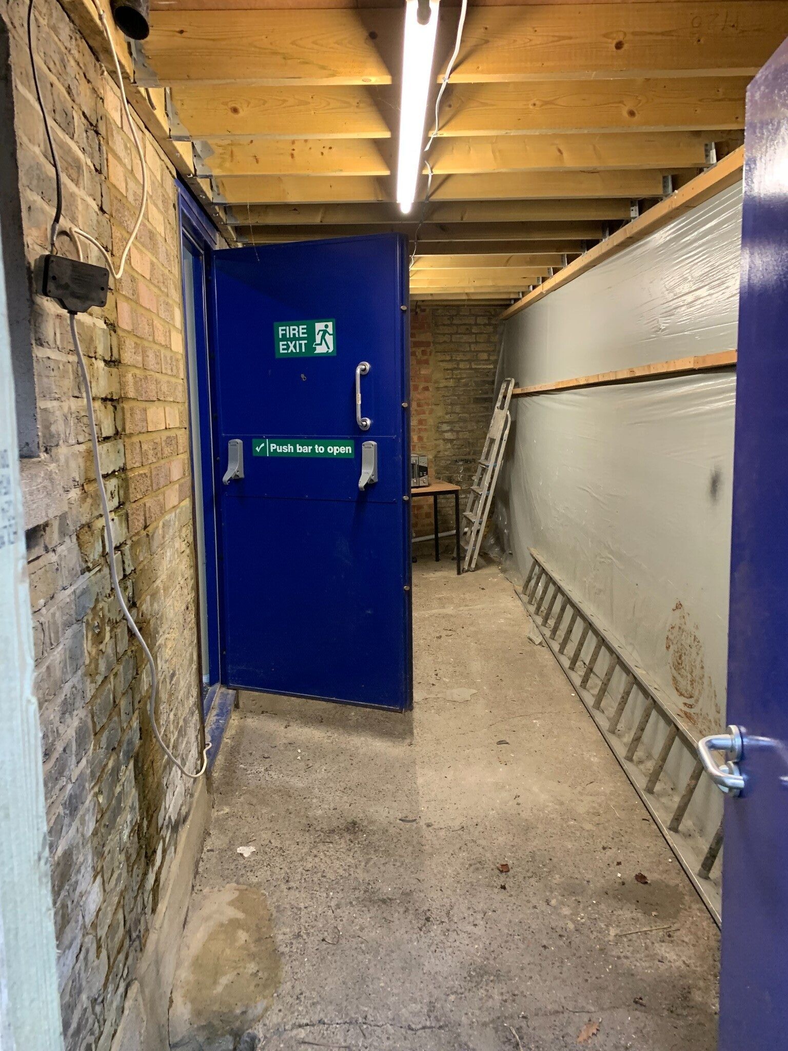 23 High St, Kingston Upon Thames à louer Photo intérieure– Image 1 sur 3