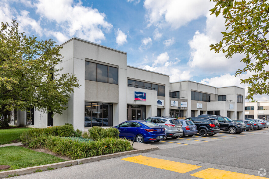 2585 Skymark Ave, Mississauga, ON à louer - Photo principale – Image 1 sur 2