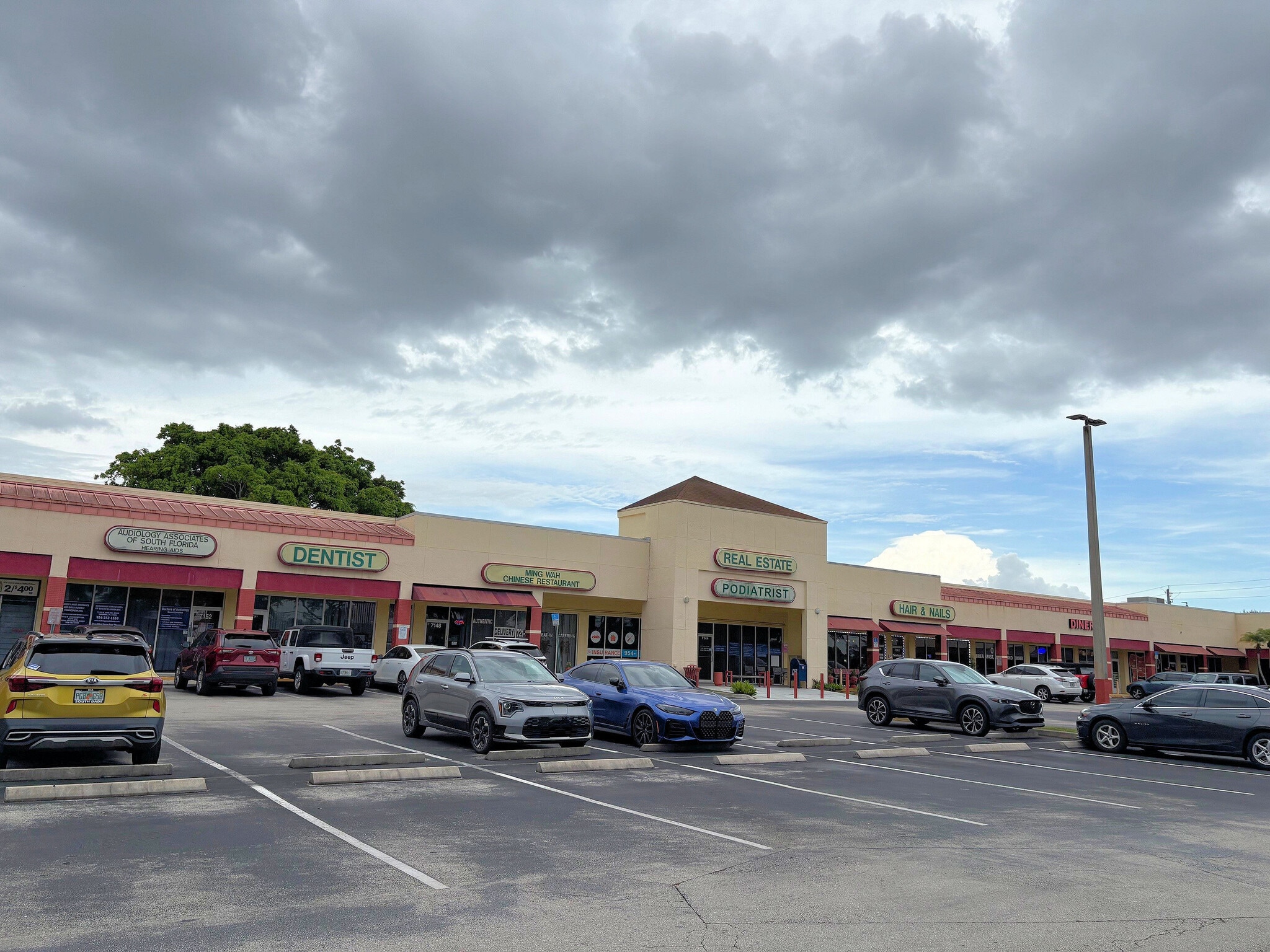 7118-7170 N Nob Hill Rd, Tamarac, FL à louer Photo de l’immeuble– Image 1 sur 1