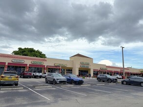 7118-7170 N Nob Hill Rd, Tamarac, FL à louer Photo de l’immeuble– Image 1 sur 1