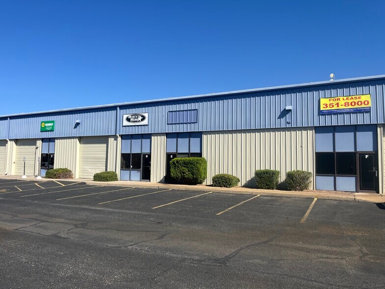 1520 Goodyear Dr, El Paso, TX à louer - Photo de l’immeuble – Image 2 sur 5