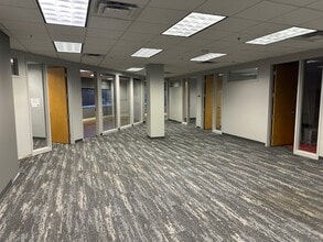 1804 N Naper Blvd, Naperville, IL à louer Photo intérieure– Image 2 sur 7