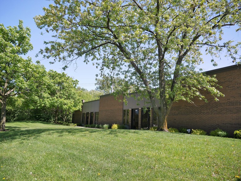 500-560 Zenith Dr, Glenview, IL à louer - Photo de l’immeuble – Image 3 sur 3