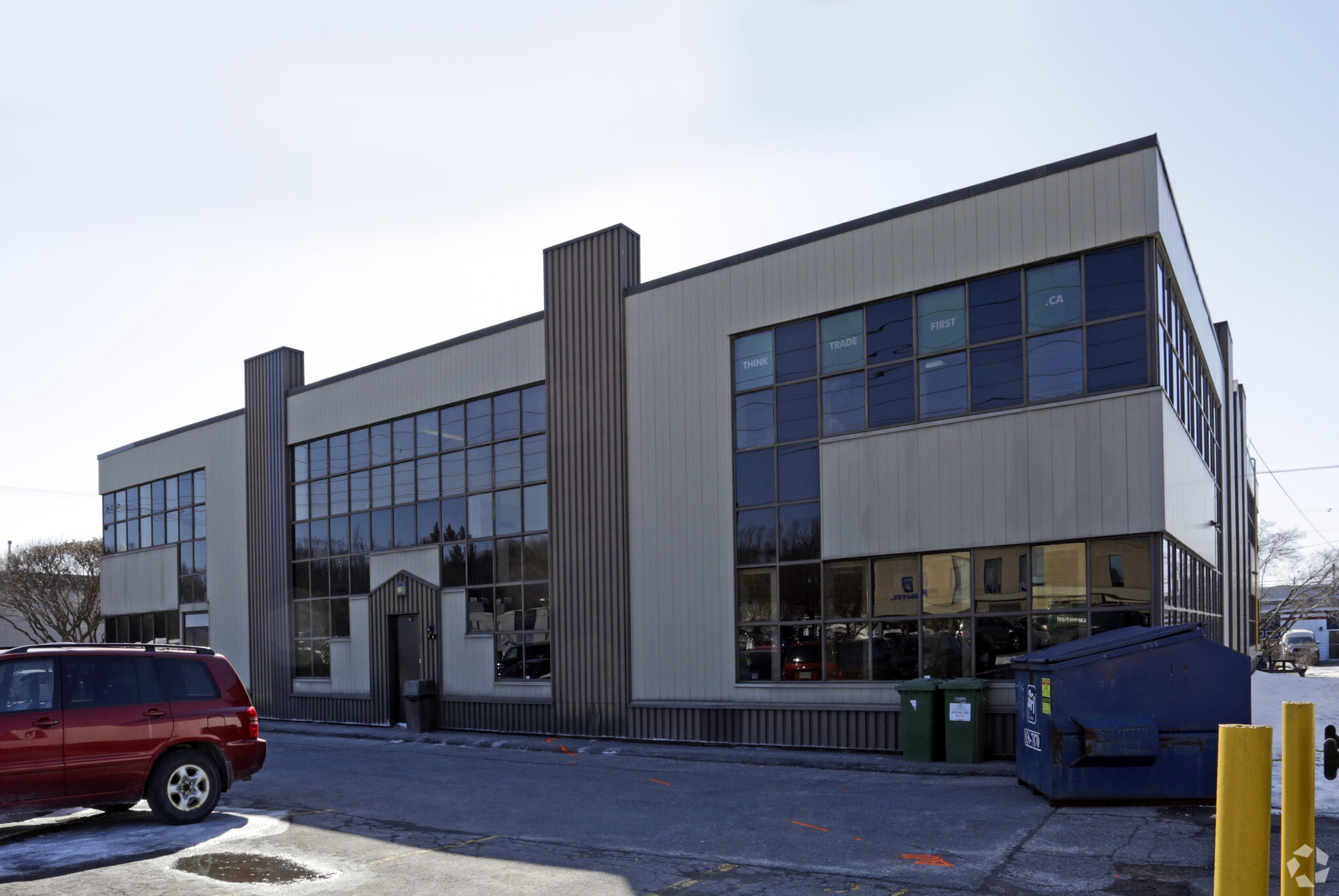 1770 Woodward Dr, Ottawa, ON à louer Photo de l’immeuble– Image 1 sur 5
